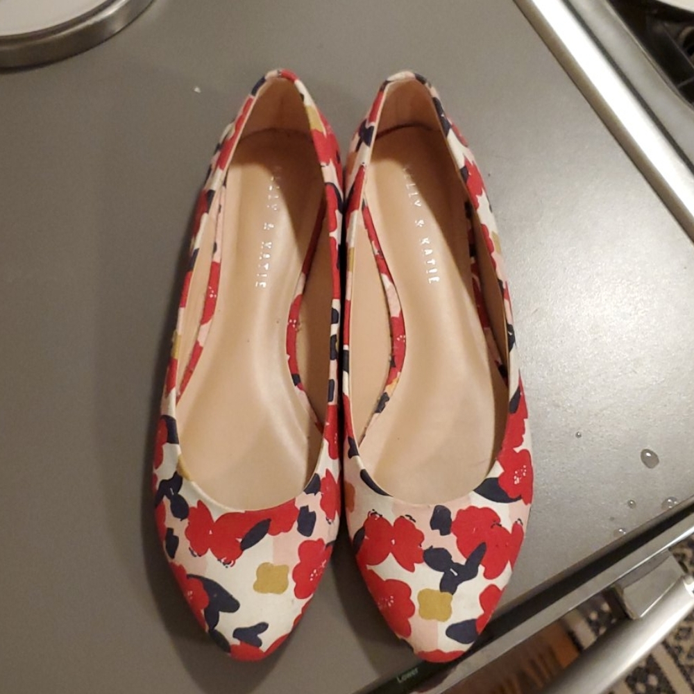 Kelly and Katie flats size 8 new without tags